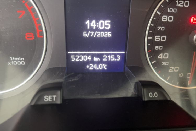 Used Audi A4L 2015 45 TFSI quattro Individual Sport Edition Odometer Close Up