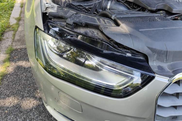 Used Audi A4L 2015 35 TFSI Automatic Standard Model Right Front Headlight