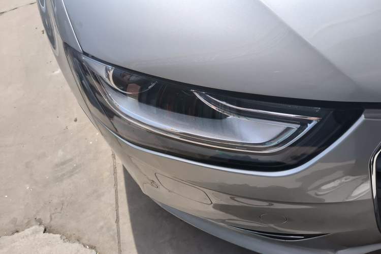 Used Audi A4L 2015 35 TFSI Automatic Comfort Model Right Front Headlight