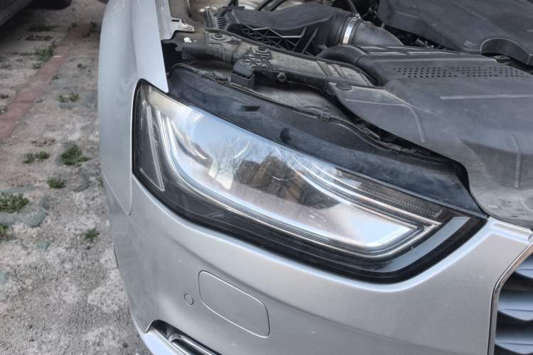 Used Audi A4L 2015 35 TFSI Automatic Comfort Model Right Front Headlight
