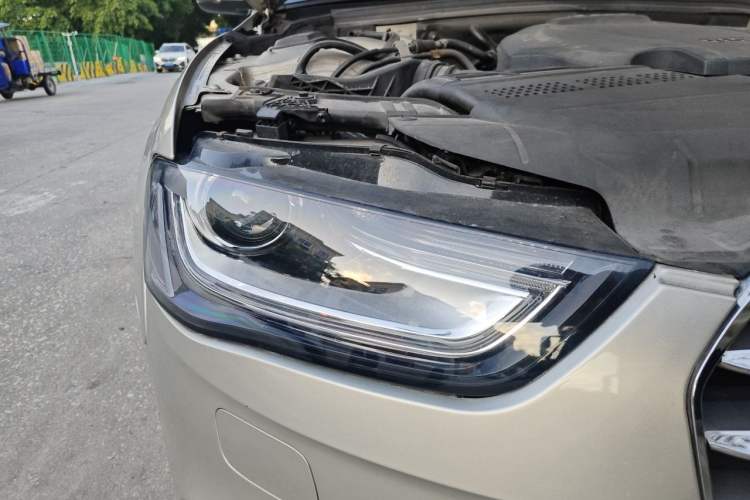 Used Audi A4L 2015 35 TFSI Automatic Standard Model Right Front Headlight