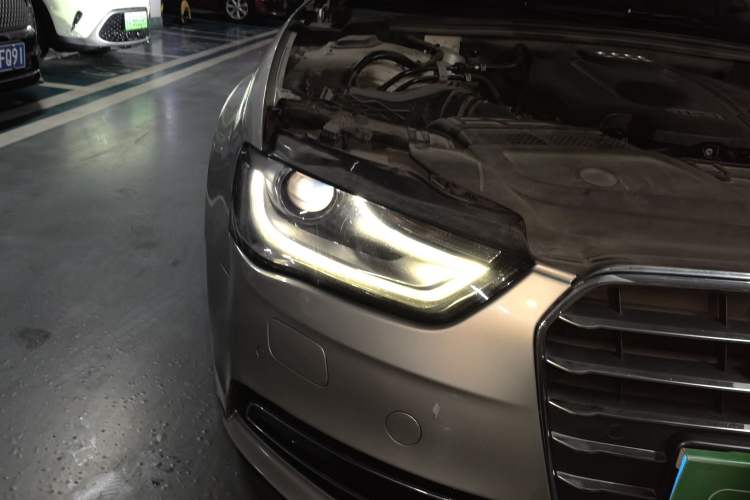 Used Audi A4L 2015 45 TFSI quattro Individual Sport Edition Right Front Headlight