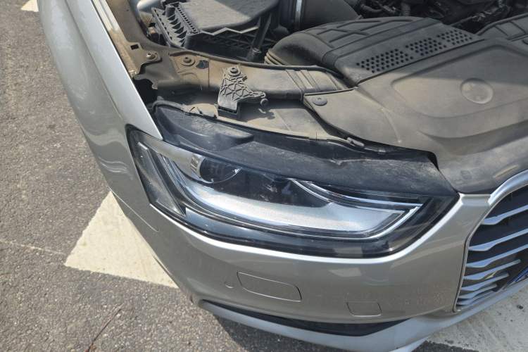 Used Audi A4L 2015 35 TFSI Automatic Comfort Model Right Front Headlight