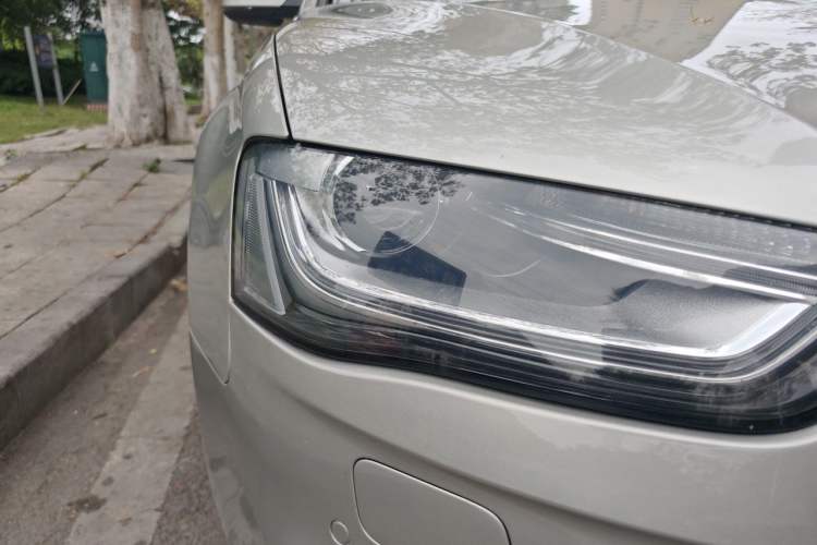 Used Audi A4L 2015 35 TFSI Automatic Standard Model Right Front Headlight