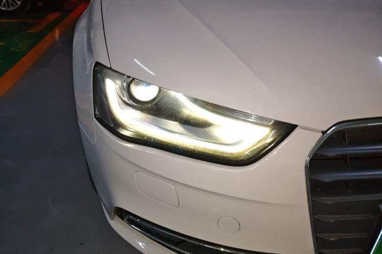 Used Audi A4L 2015 35 TFSI Automatic Comfort Model Right Front Headlight