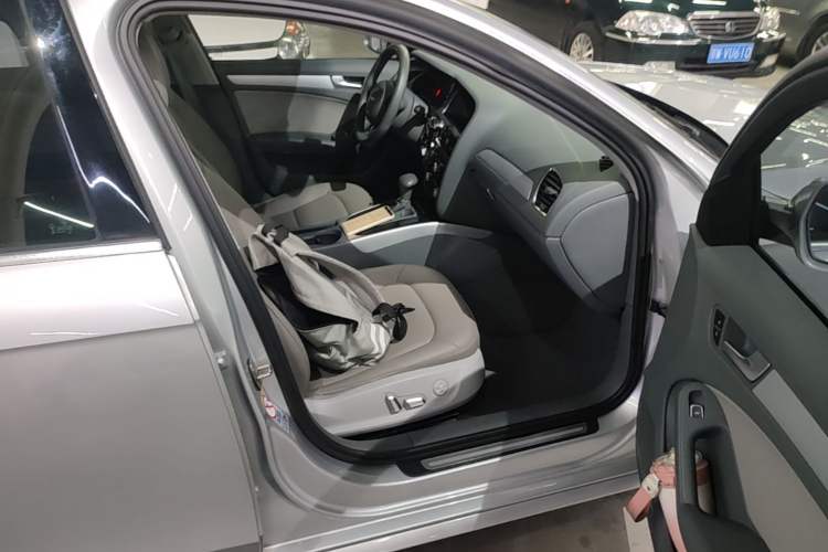 Used Audi A4L 2015 35 TFSI Automatic Standard Model Right Front Seat