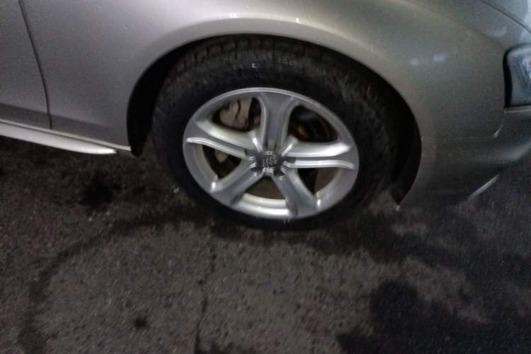 Used Audi A4L 2015 45 TFSI quattro Individual Sport Edition Right Front Wheel Hub