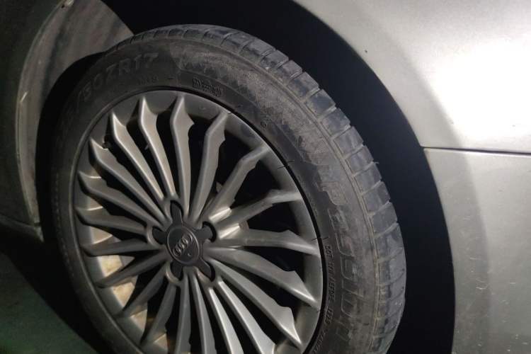 Used Audi A4L 2015 35 TFSI Millionth Anniversary Comfort Edition Right Front Wheel Hub