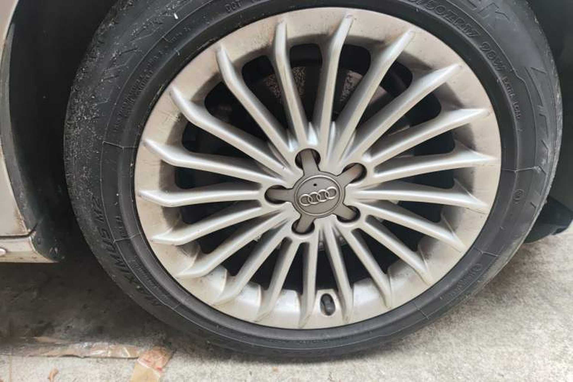 Used Audi A4L 2015 35 TFSI Automatic Comfort Model Right Front Wheel Hub