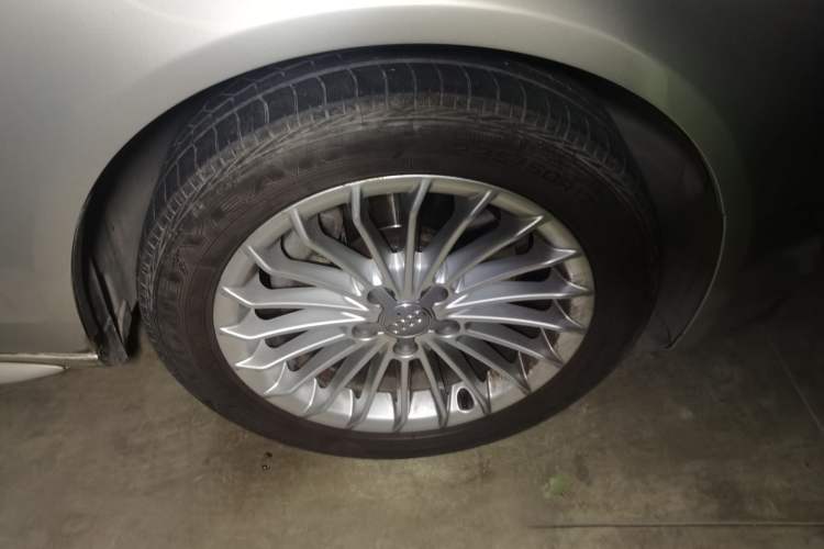 Used Audi A4L 2015 35 TFSI Automatic Comfort Model Right Front Wheel Hub