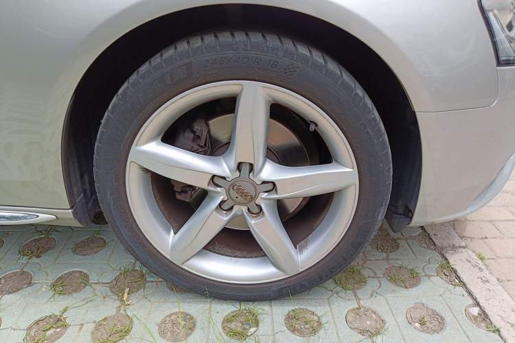 Used Audi A4L 2015 35 TFSI Automatic Comfort Model Right Front Wheel Hub