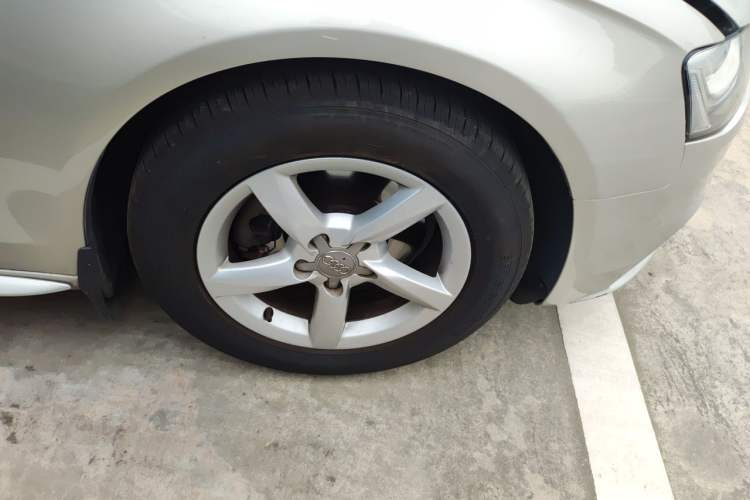 Used Audi A4L 2015 35 TFSI Automatic Standard Model Right Front Wheel Hub