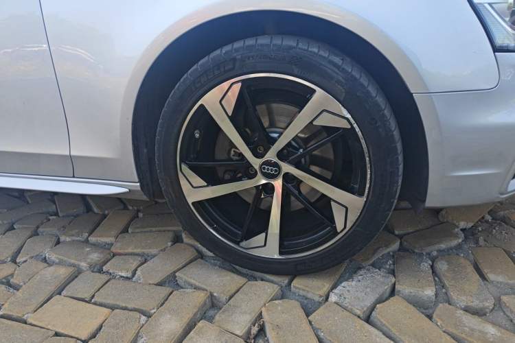 Used Audi A4L 2015 45 TFSI quattro Individual Sport Edition Right Front Wheel Hub