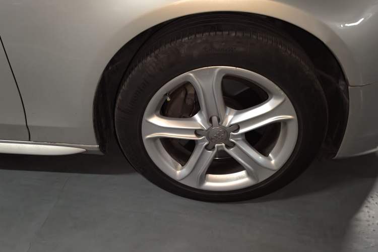 Used Audi A4L 2015 45 TFSI quattro Individual Sport Edition Right Front Wheel Hub