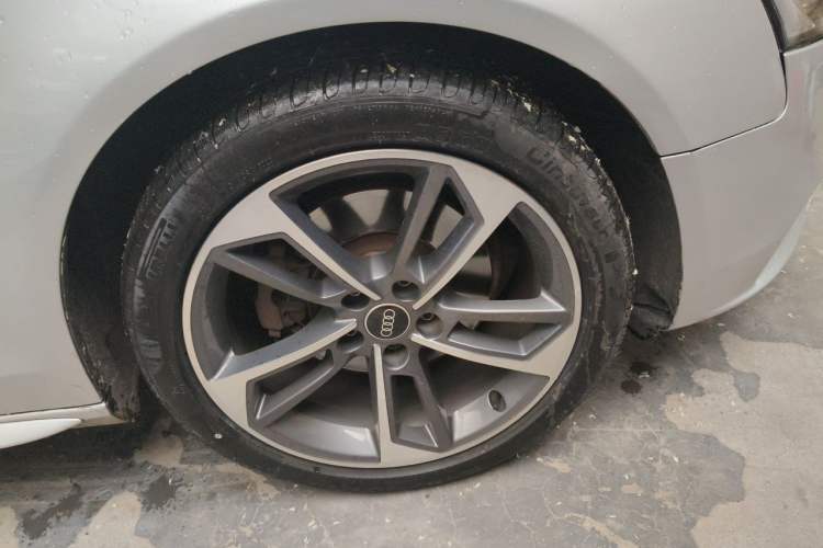 Used Audi A4L 2015 35 TFSI Automatic Comfort Model Right Front Wheel Hub