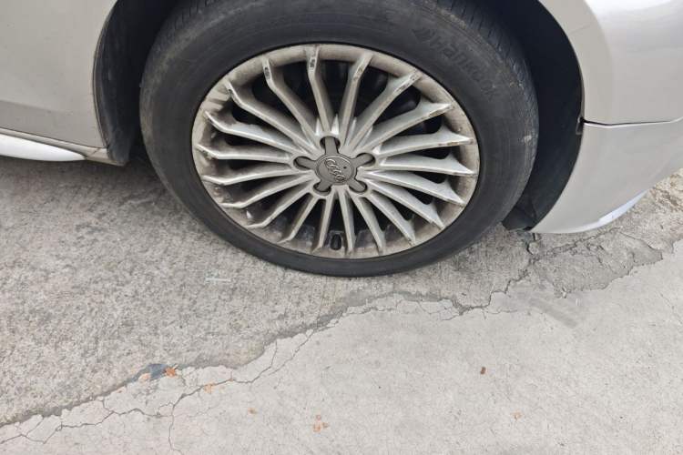 Used Audi A4L 2015 35 TFSI Automatic Comfort Model Right Front Wheel Hub