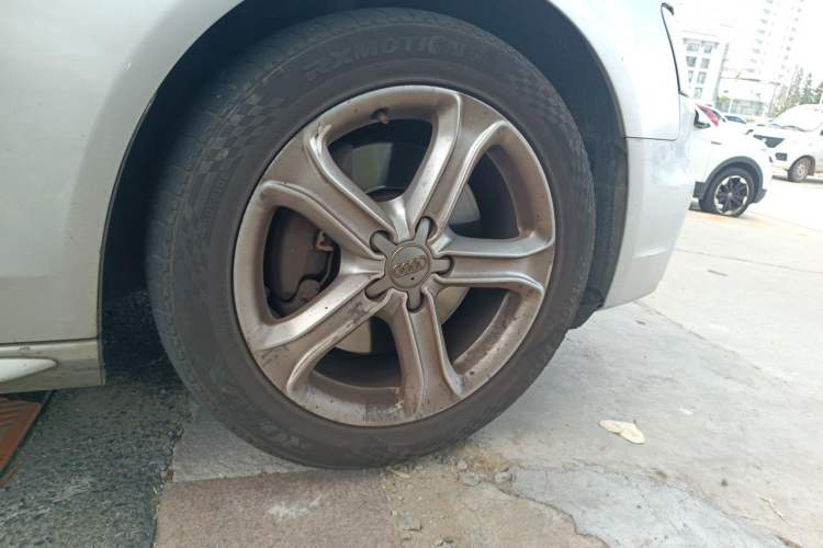 Used Audi A4L 2015 45 TFSI quattro Individual Sport Edition Right Front Wheel Hub