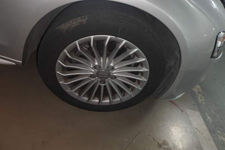 Used Audi A4L 2015 35 TFSI Automatic Technology Model Right Front Wheel Hub