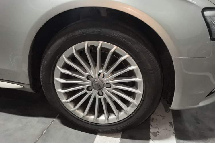 Used Audi A4L 2015 35 TFSI Automatic Comfort Model Right Front Wheel Hub