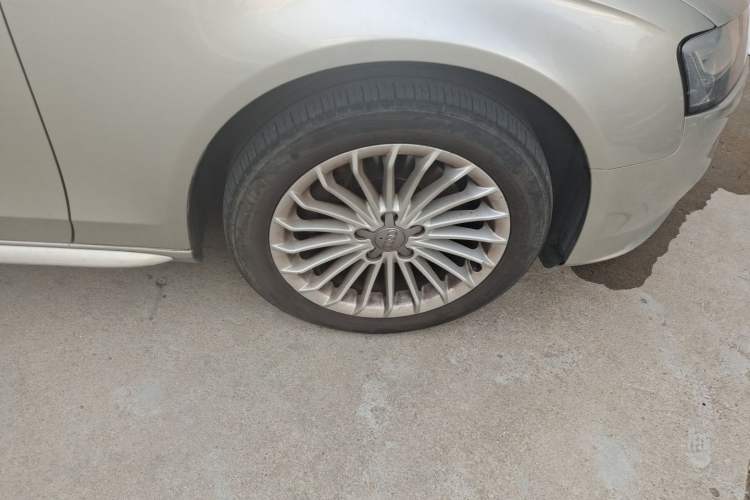 Used Audi A4L 2015 35 TFSI Automatic Comfort Model Right Front Wheel Hub