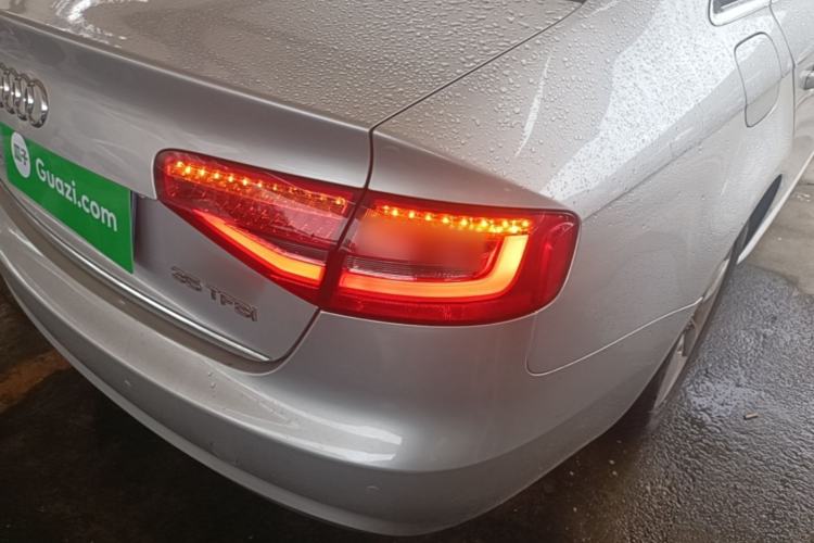 Used Audi A4L 2015 35 TFSI Automatic Standard Model Right Rear Taillight
