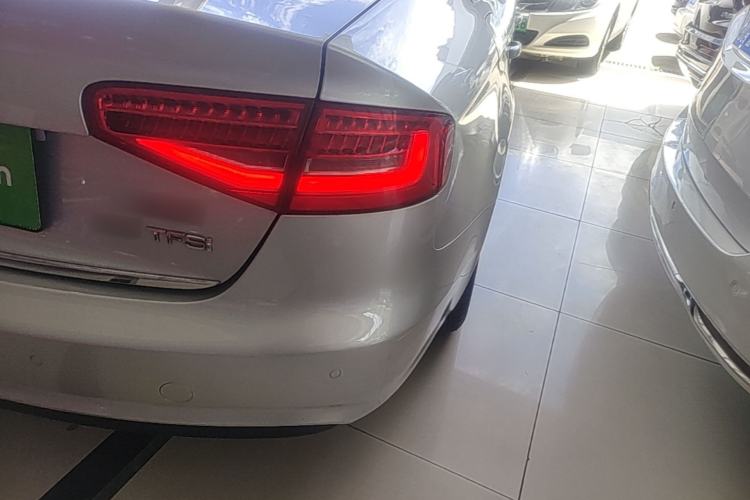 Used Audi A4L 2015 35 TFSI Automatic Standard Model Right Rear Taillight