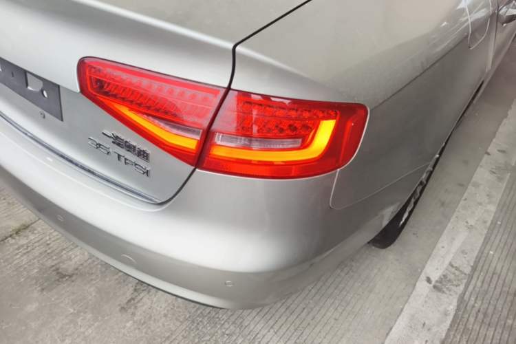 Used Audi A4L 2015 35 TFSI Automatic Comfort Model Right Rear Taillight