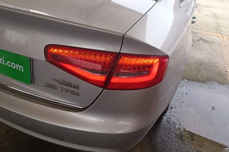 Used Audi A4L 2015 35 TFSI Automatic Standard Model Right Rear Taillight