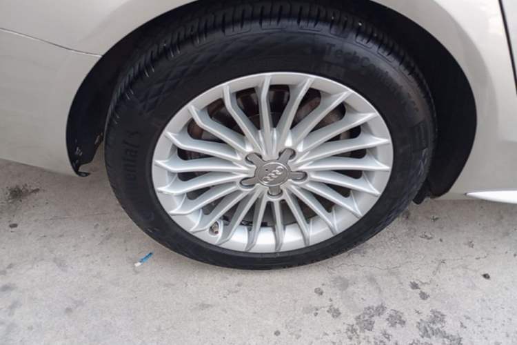 Used Audi A4L 2015 35 TFSI Automatic Comfort Model Right Rear Wheel Hub