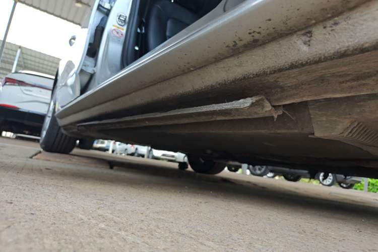 Used Audi A4L 2015 35 TFSI Automatic Standard Model Right Side Sill
