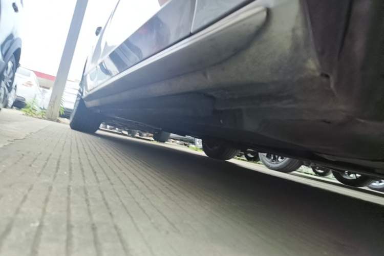 Used Audi A4L 2015 35 TFSI Automatic Comfort Model Right Side Sill