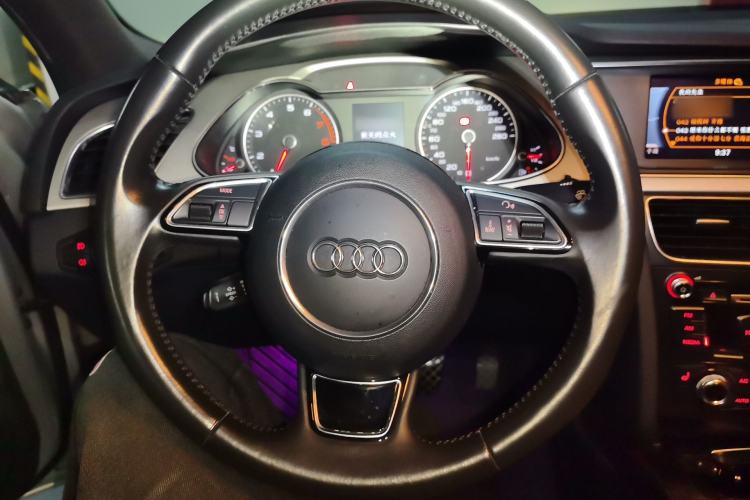 Used Audi A4L 2015 35 TFSI Automatic Comfort Model Steering Wheel