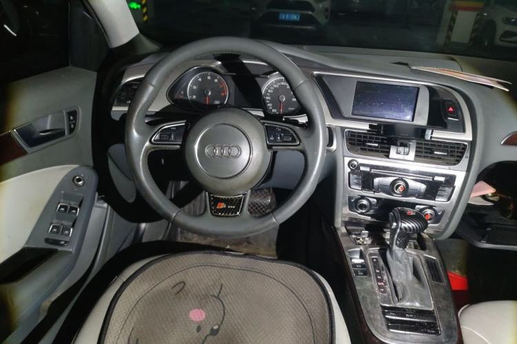 Used Audi A4L 2015 35 TFSI Millionth Anniversary Comfort Edition Steering Wheel