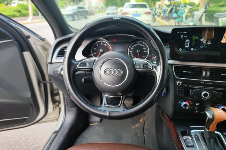 Used Audi A4L 2015 35 TFSI Automatic Comfort Model Steering Wheel
