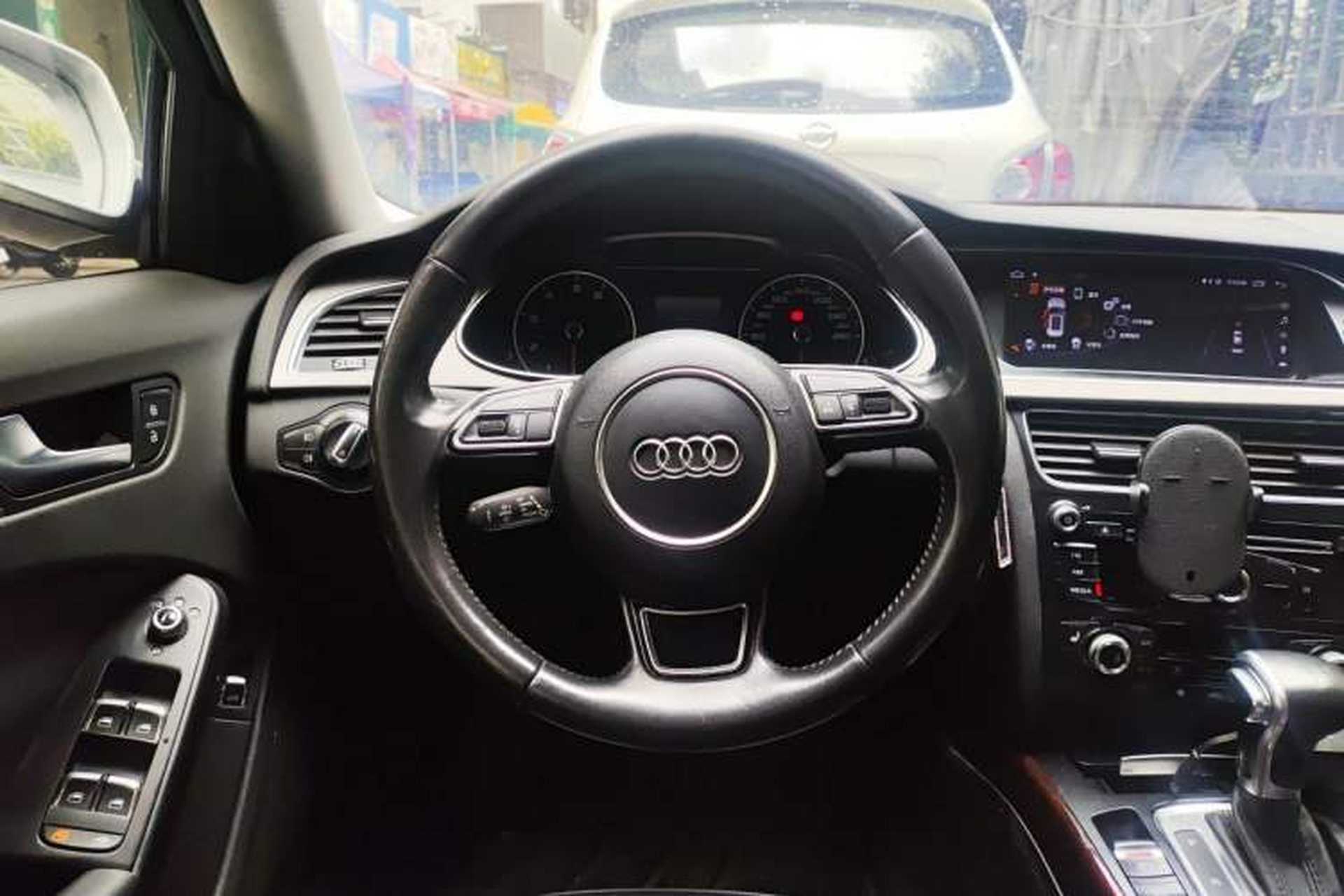Used Audi A4L 2015 35 TFSI Automatic Comfort Model Steering Wheel