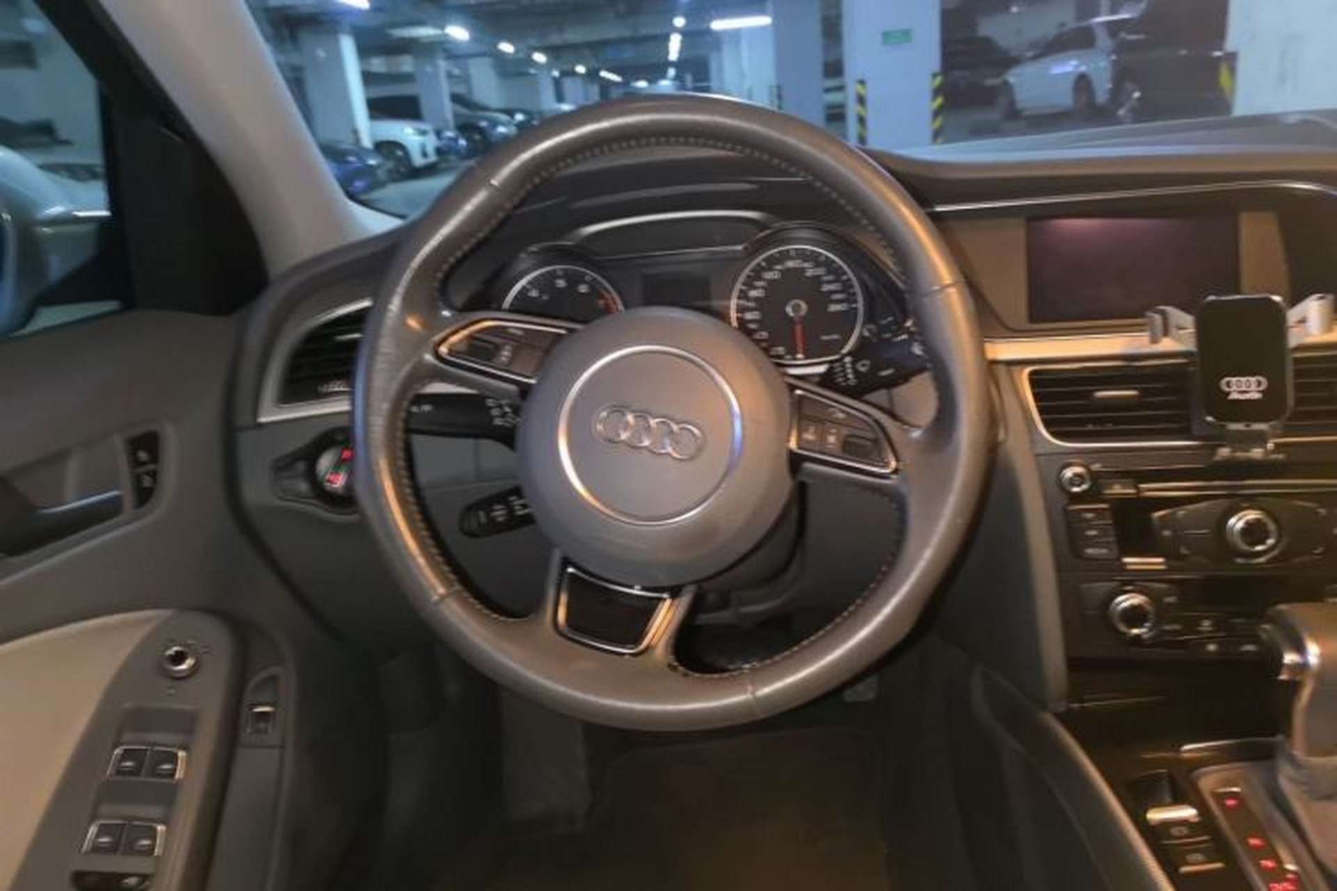 Used Audi A4L 2015 35 TFSI Automatic Standard Model Steering Wheel