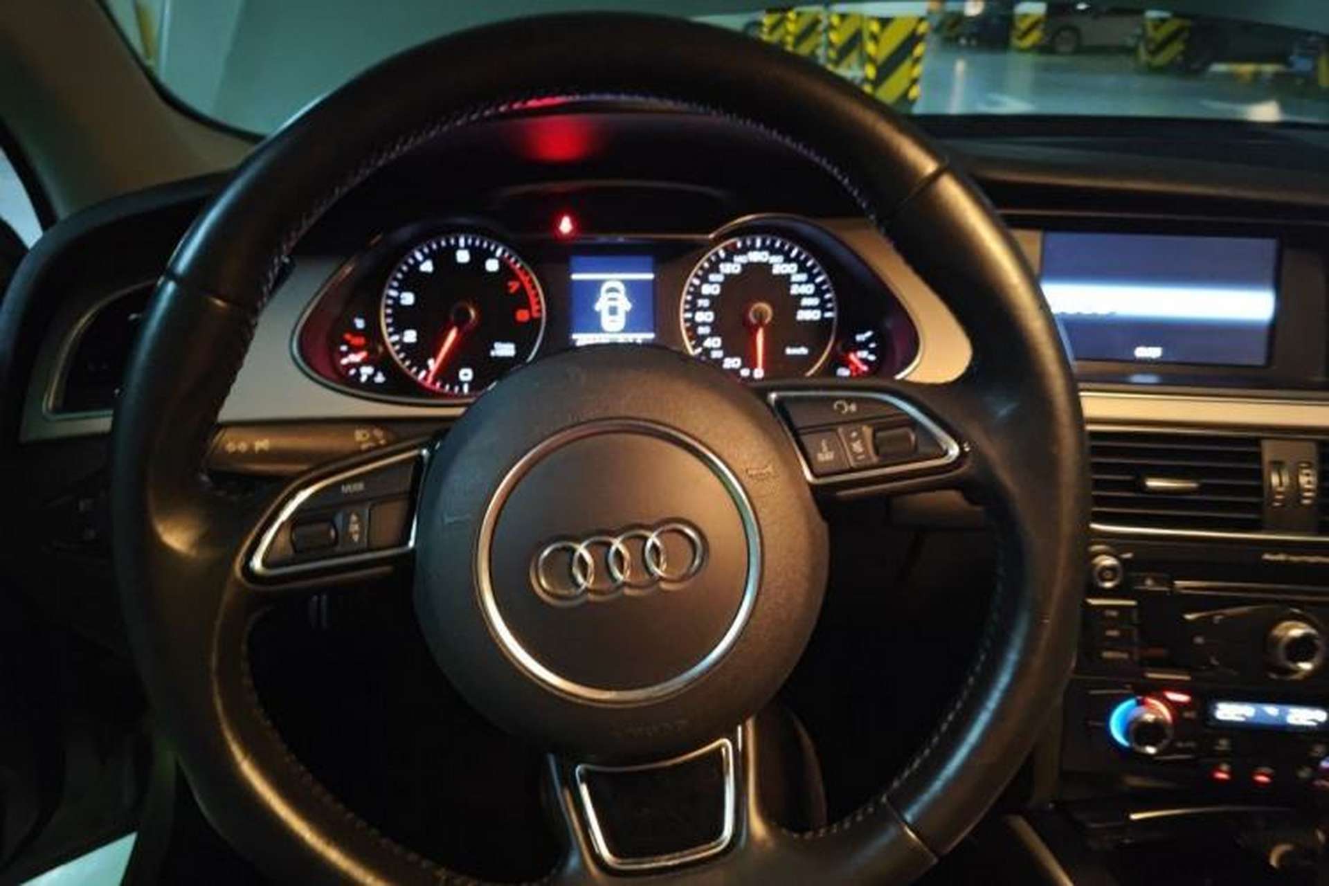Used Audi A4L 2015 45 TFSI quattro Individual Sport Edition Steering Wheel