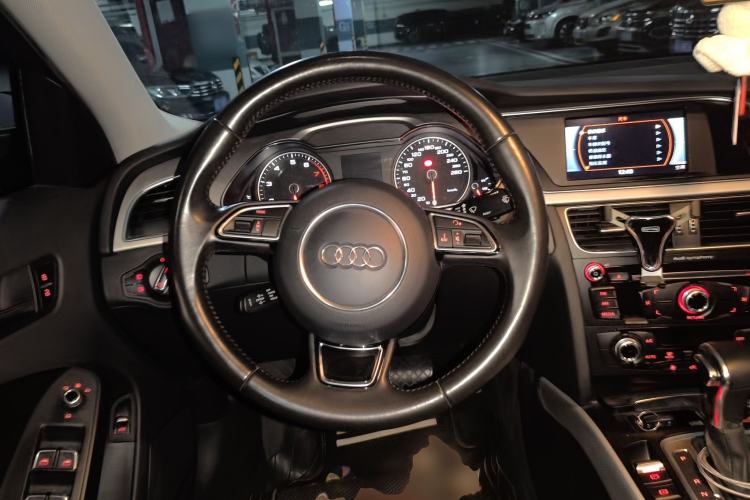 Used Audi A4L 2015 45 TFSI quattro Individual Sport Edition Steering Wheel
