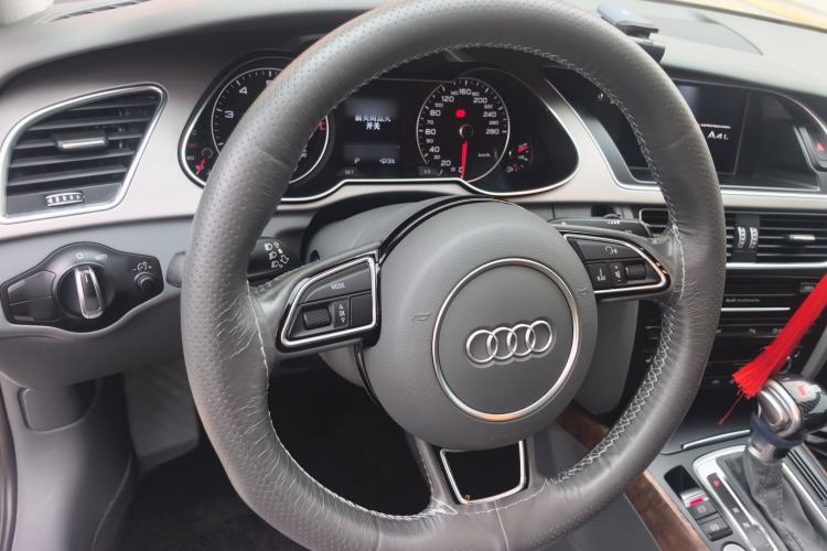 Used Audi A4L 2015 35 TFSI Automatic Technology Model Steering Wheel