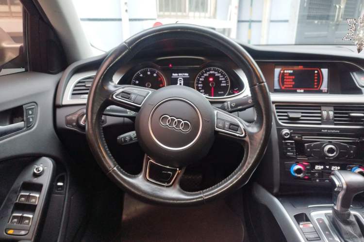 Used Audi A4L 2015 45 TFSI quattro Individual Sport Edition Steering Wheel