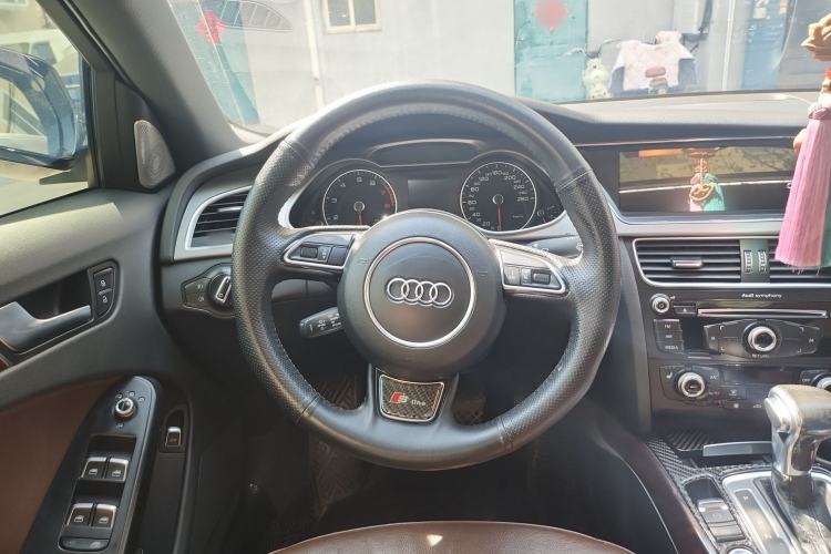 Used Audi A4L 2015 35 TFSI Automatic Comfort Model Steering Wheel