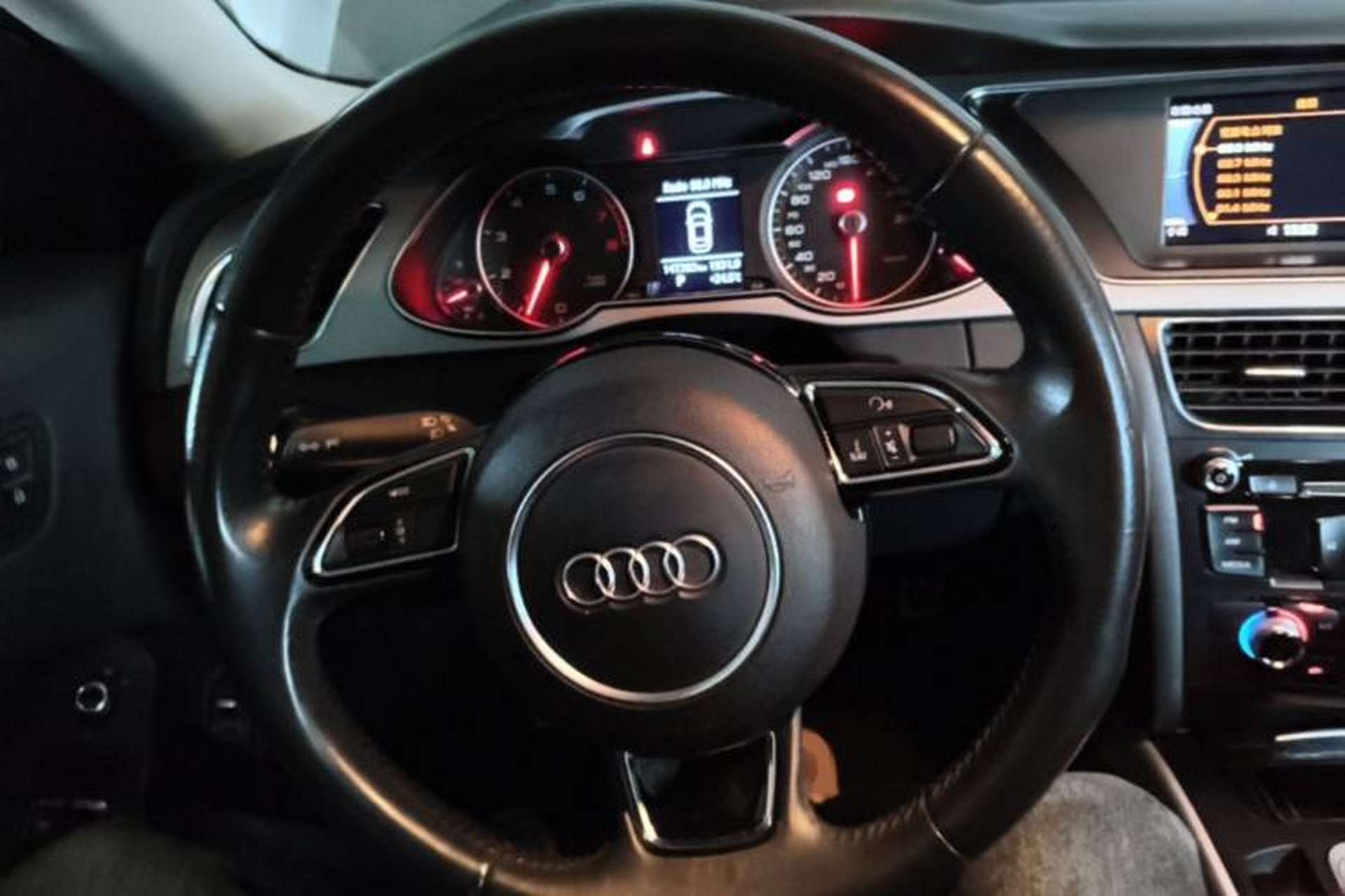 Used Audi A4L 2015 45 TFSI quattro Individual Sport Edition Steering Wheel