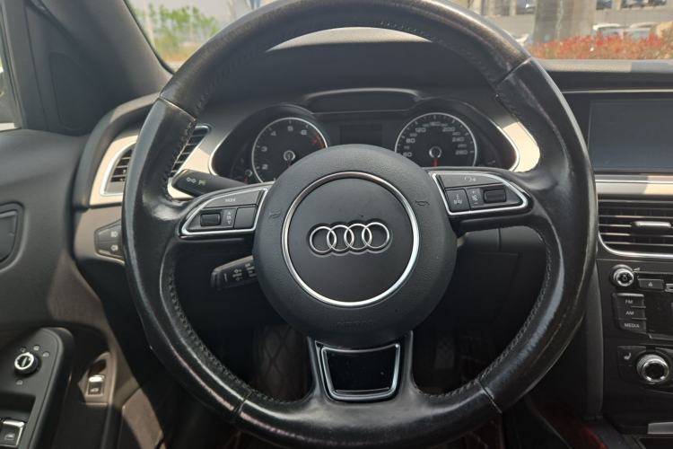 Used Audi A4L 2015 35 TFSI Automatic Comfort Model Steering Wheel