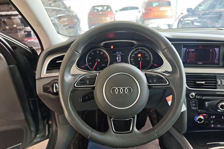 Used Audi A4L 2015 35 TFSI Automatic Standard Model Steering Wheel