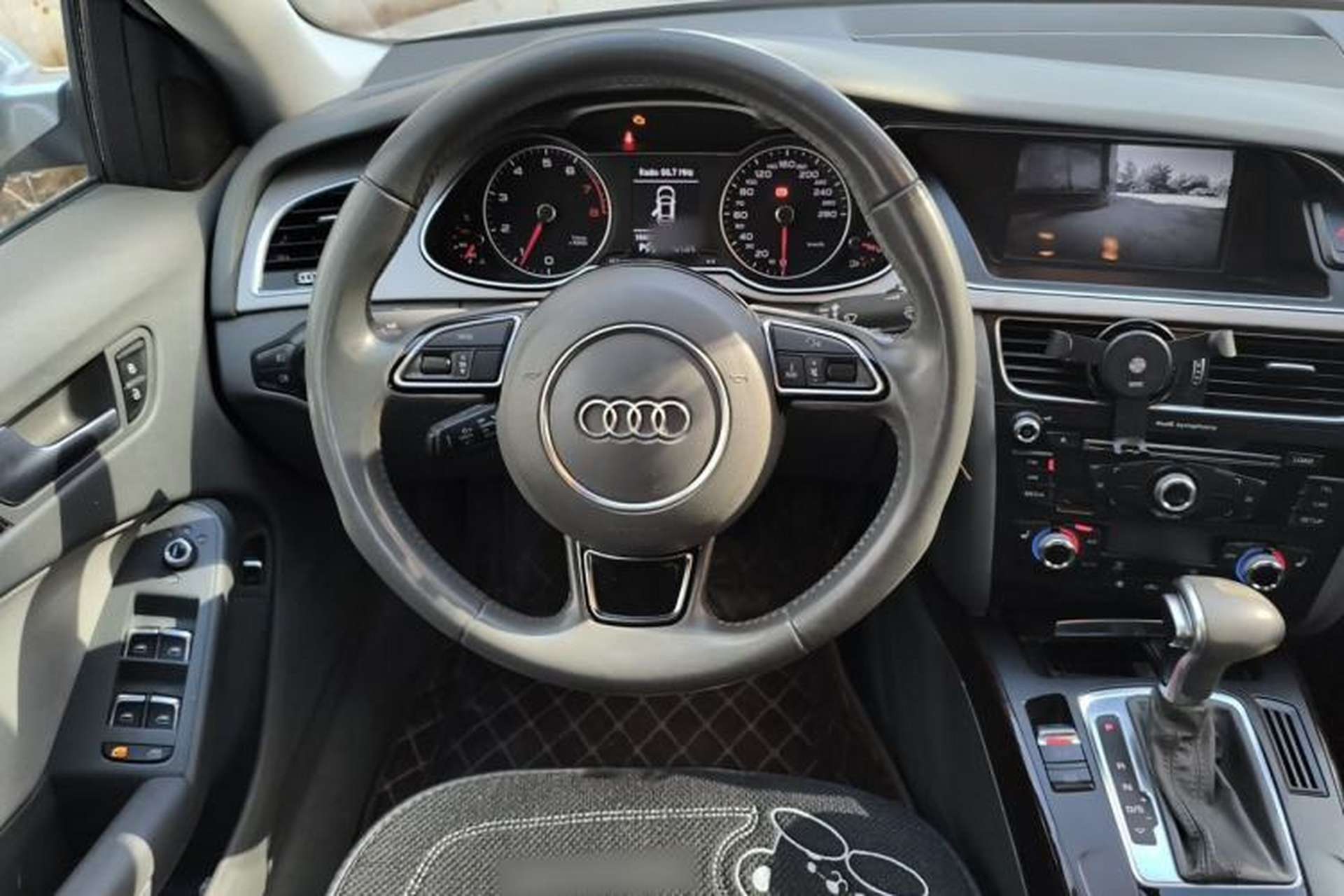 Used Audi A4L 2015 35 TFSI Automatic Comfort Model Steering Wheel