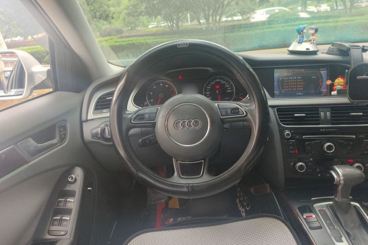 Used Audi A4L 2015 35 TFSI Automatic Comfort Model Steering Wheel
