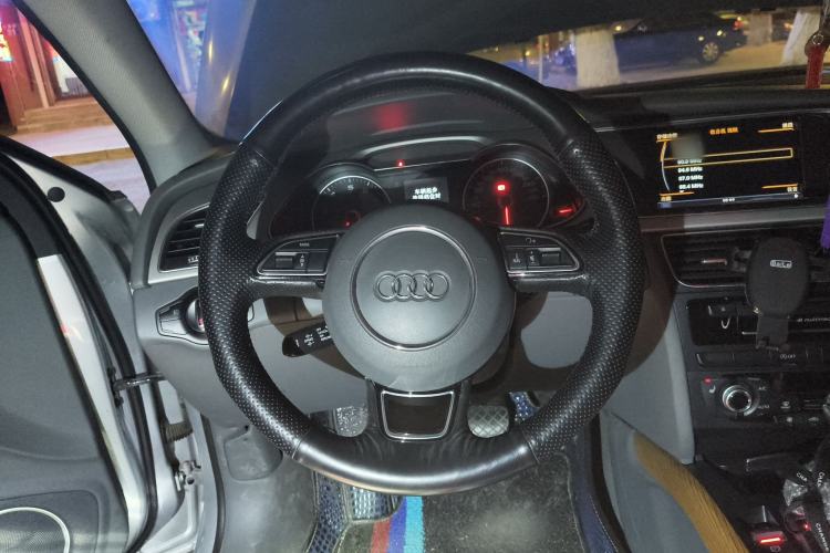 Used Audi A4L 2015 35 TFSI Automatic Luxury Edition Steering Wheel