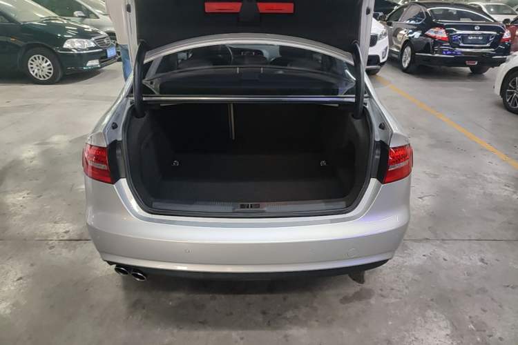 Used Audi A4L 2015 35 TFSI Automatic Standard Model Trunk