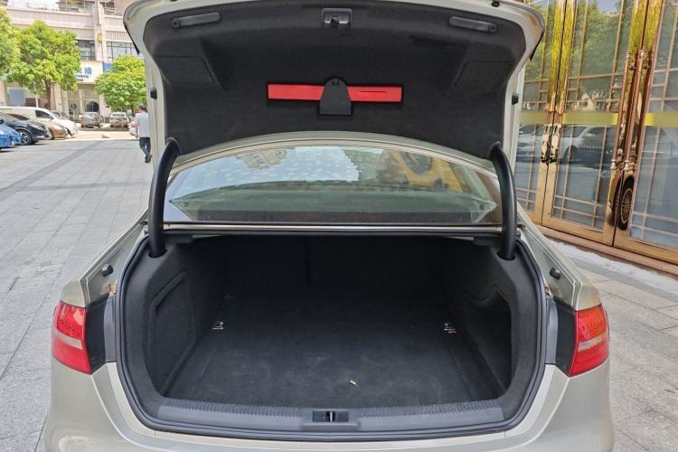 Used Audi A4L 2015 35 TFSI Automatic Comfort Model Trunk