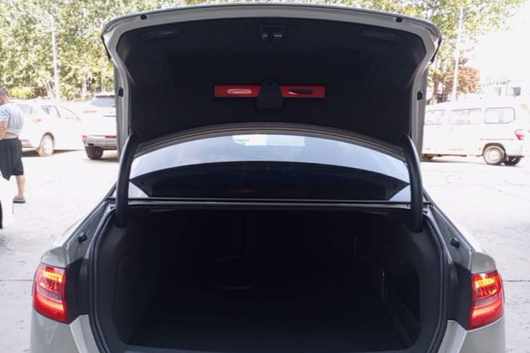 Used Audi A4L 2015 35 TFSI Automatic Comfort Model Trunk